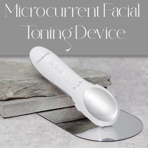 Like new! Dermalactives Microcurrent Facial Toning Device